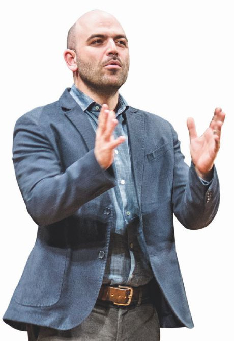 Roberto Saviano Roberto Saviano, “Toninelli non studia: è solo un burattino nelle mani della Lega”