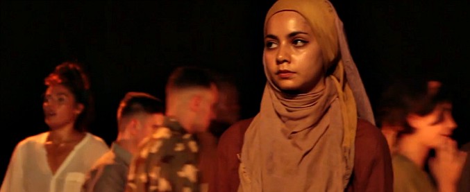 Copertina di Migranti, sotto il tendone del circo si raccontano storie di viaggio e di speranza: “Così combattiamo il pregiudizio”