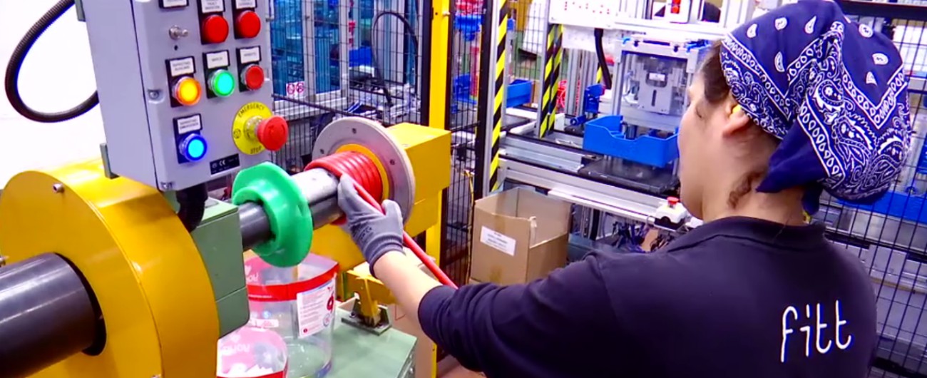 Copertina di “Euro sì, euro no. La parola agli italiani”, gli Italiani vogliono davvero abbandonare la moneta unica?