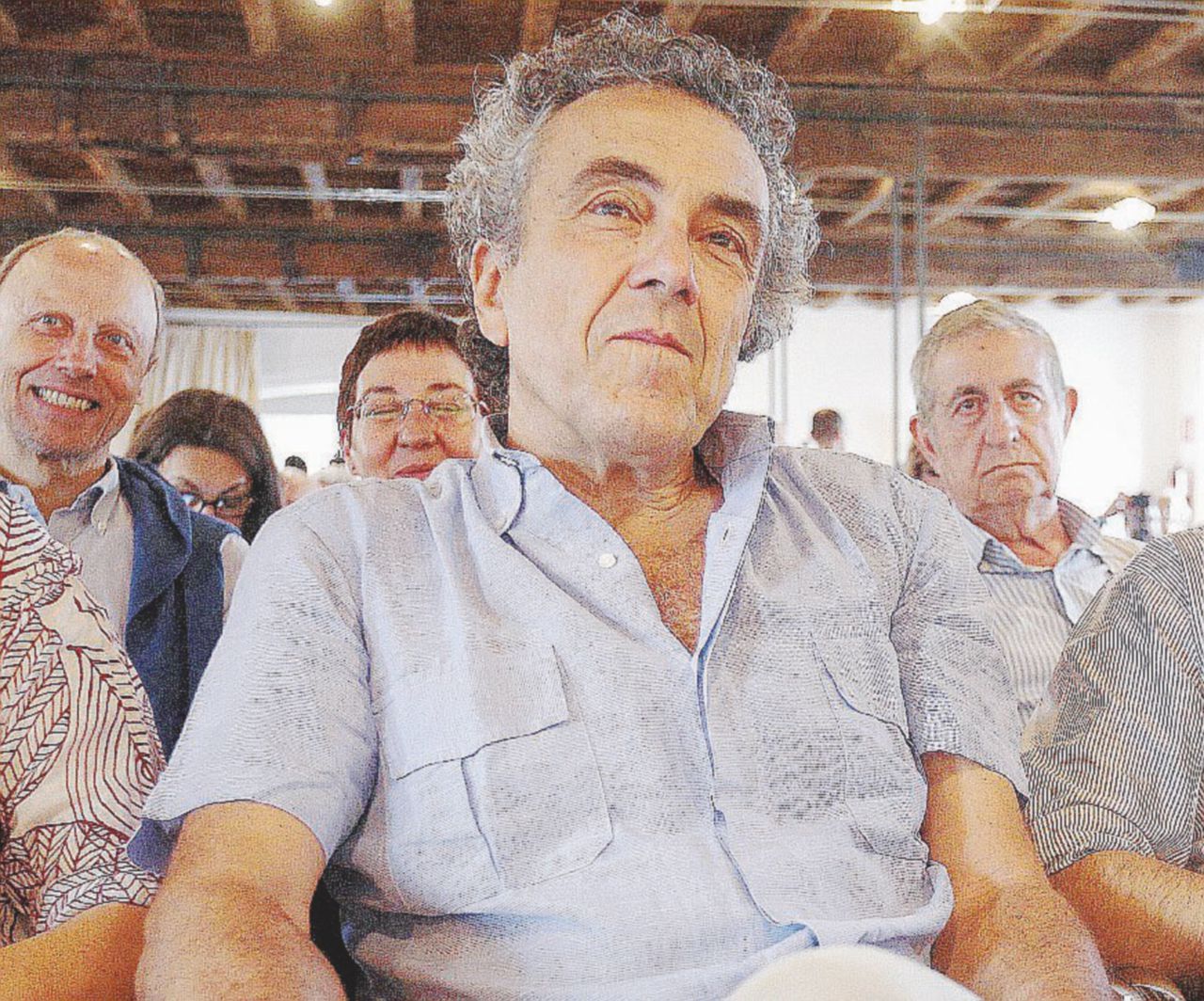 Ex ministro e dirigente dem - Fabrizio Barca, 64 anni - Ansa “Bisogna reagire al capitale. E ora servono le primarie”