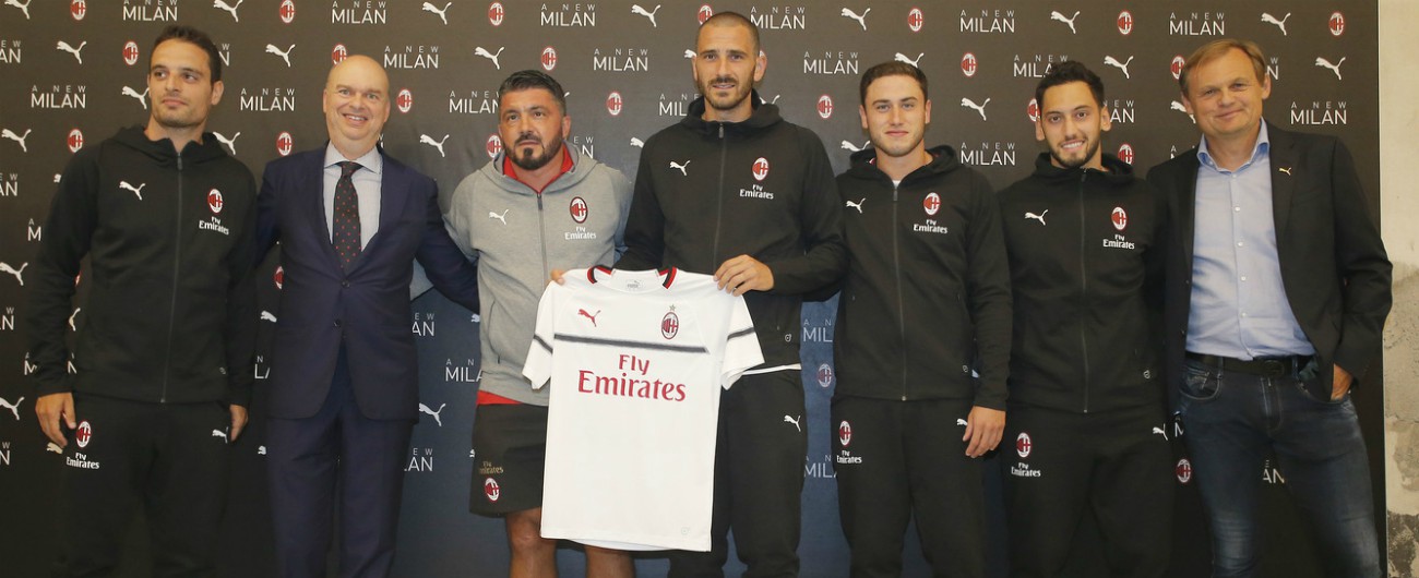 Milan, svista sulle nuove maglie disegnate da Puma, il nome del calciatore Calhanoglu diventa ‘Chalanoglu’