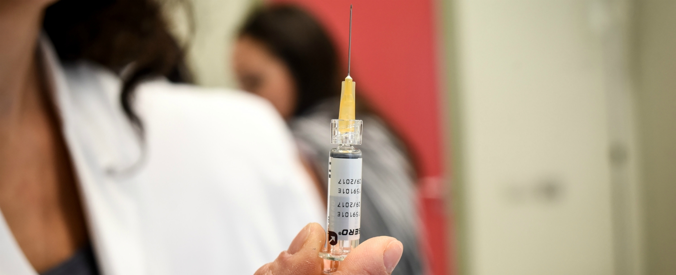 Vaccini, emendamento M5s proroga la validità dell’autocertificazione per l’ingresso ad asili nido e scuole materne