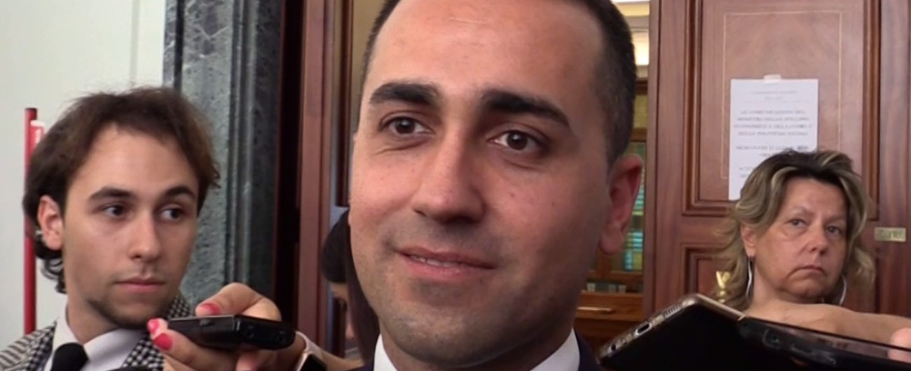 Copertina di Alitalia, Di Maio: “Azione di responsabilità contro manager che hanno causato il disastro”. Su Ilva: “Documenti all’Anac”