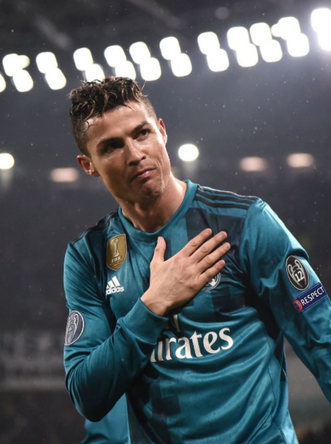 Cristiano Ronaldo, Sun: “Le accusatrici diventano tre”. Poi cita anche Ruby: “Mi diede 4.000 euro, glieli gettai in faccia”