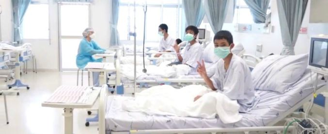 Copertina di Thailandia, ecco le prime immagini dei “cinghialotti”. Il video dei Navy seal thai girato durante il salvataggio