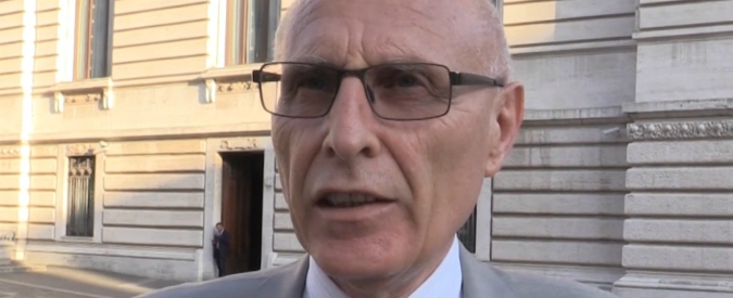 Copertina di Vitalizi, Di Nicola (M5s): “Dopo 20 anni di battaglie a Espresso e Fatto Quotidiano, cancellato vergognoso privilegio”