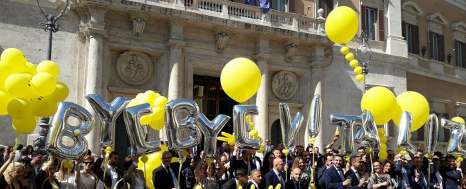 Vitalizi, la Camera approva il taglio. Fico: “Delibera si basa su principio costituzionale che tutti cittadini sono uguali”