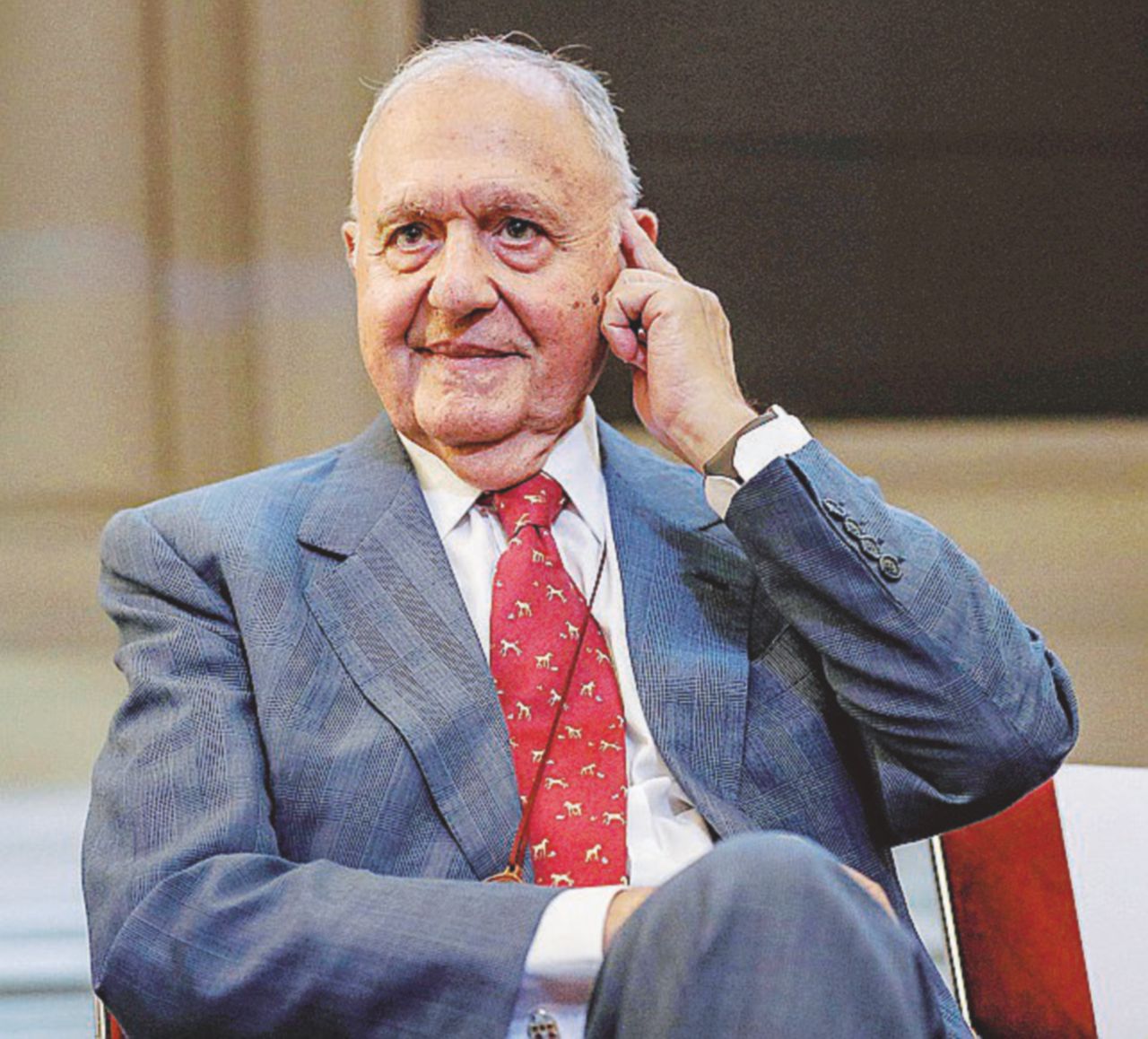 Spauracchio dei giornali - Il ministro per gli Affari europei, Paolo Savona. Il Colle ha fermato la sua nomina all’Economia - Ansa Savona: “La Ue si salva solo con la democrazia”