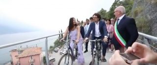 Copertina di Apre la pista ciclabile sul Garda, lo spettacolo è mozzafiato. All’inaugurazione c’è anche Toninelli: “Il governo? Durerà 5 anni”