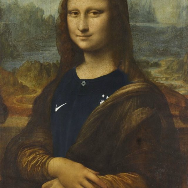 Gioconda in maglia blu, la vera storia della Monna Lisa (mai rubata). Ma il Louvre l’ha usata perché senza alternative francesi