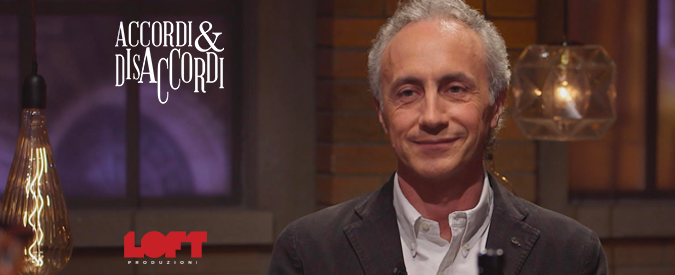 Copertina di Accordi&Disaccordi, puntata esclusiva su Loft. Travaglio: “Berlusconi ha reso ricattabile il suo governo”