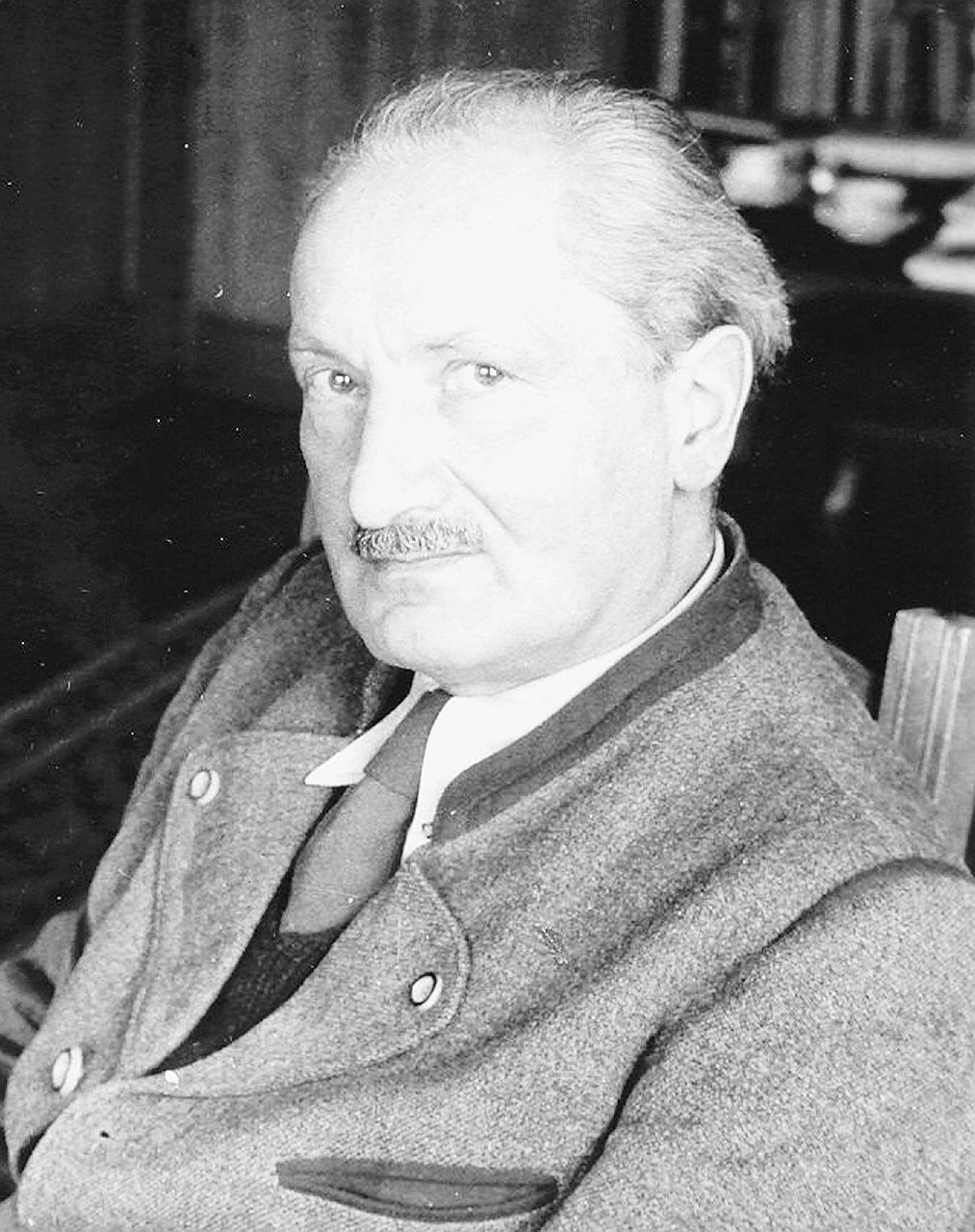 Copertina di Non c’è pace su Heidegger: bloccata la traduzione