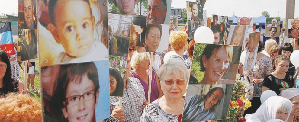 Solo lacrime. Cerimonia dedicata alle vittime del disastro - Ansa Quattro anni e 298 morti senza la verità