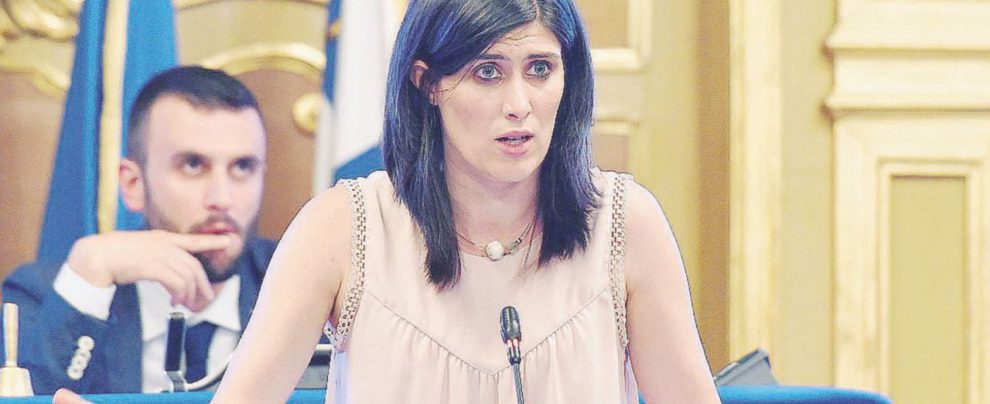 Sindaca - Chiara Appendino, prima cittadina di Torino, ha dovuto convincere la sua maggioranza - Ansa Torino dice sì alle Olimpiadi ma no a Milano (che ringrazia)