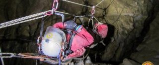 Cuneo, salvato lo speleologo precipitato in una grotta: 100 soccorritori al lavoro per oltre 36 ore
