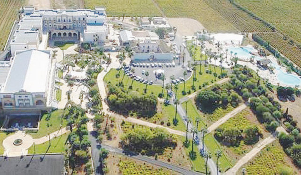 Il resort e lo Stato che dice 19 volte: “l’Imu non la pago”