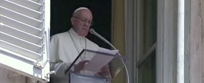 Copertina di Migranti, l’appello di papa Francesco: “Dolore per le tragedie nel Mediterraneo. Comunità internazionale agisca”