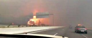 Copertina di Incendi Grecia, le fiamme invadono l’autostrada per Patrasso. Auto lambite dal fuoco