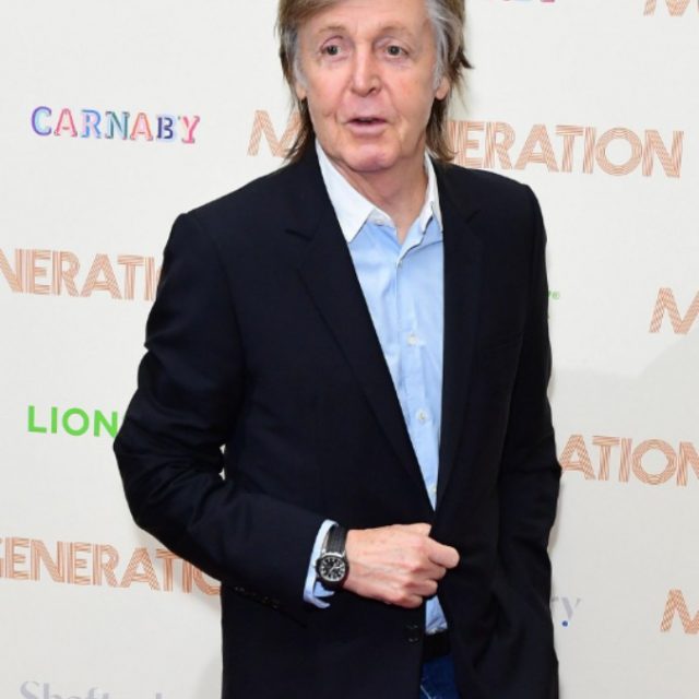 Paul McCartney sulle strisce pedonali di Abbey Road 49 anni dopo: lettera d’amore all’ex beatle