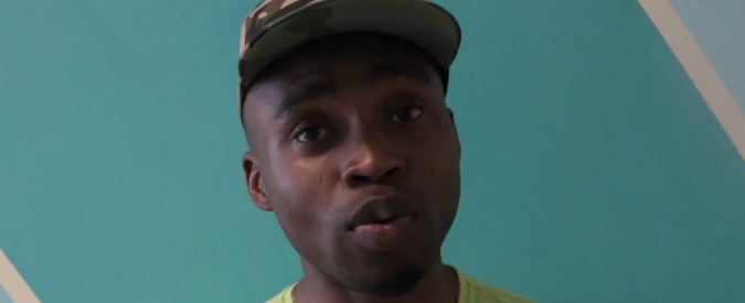 Copertina di Torino, parla il compagno della migrante respinta e morta dopo il parto: “Europa, apri i confini. Ora troppe vittime”