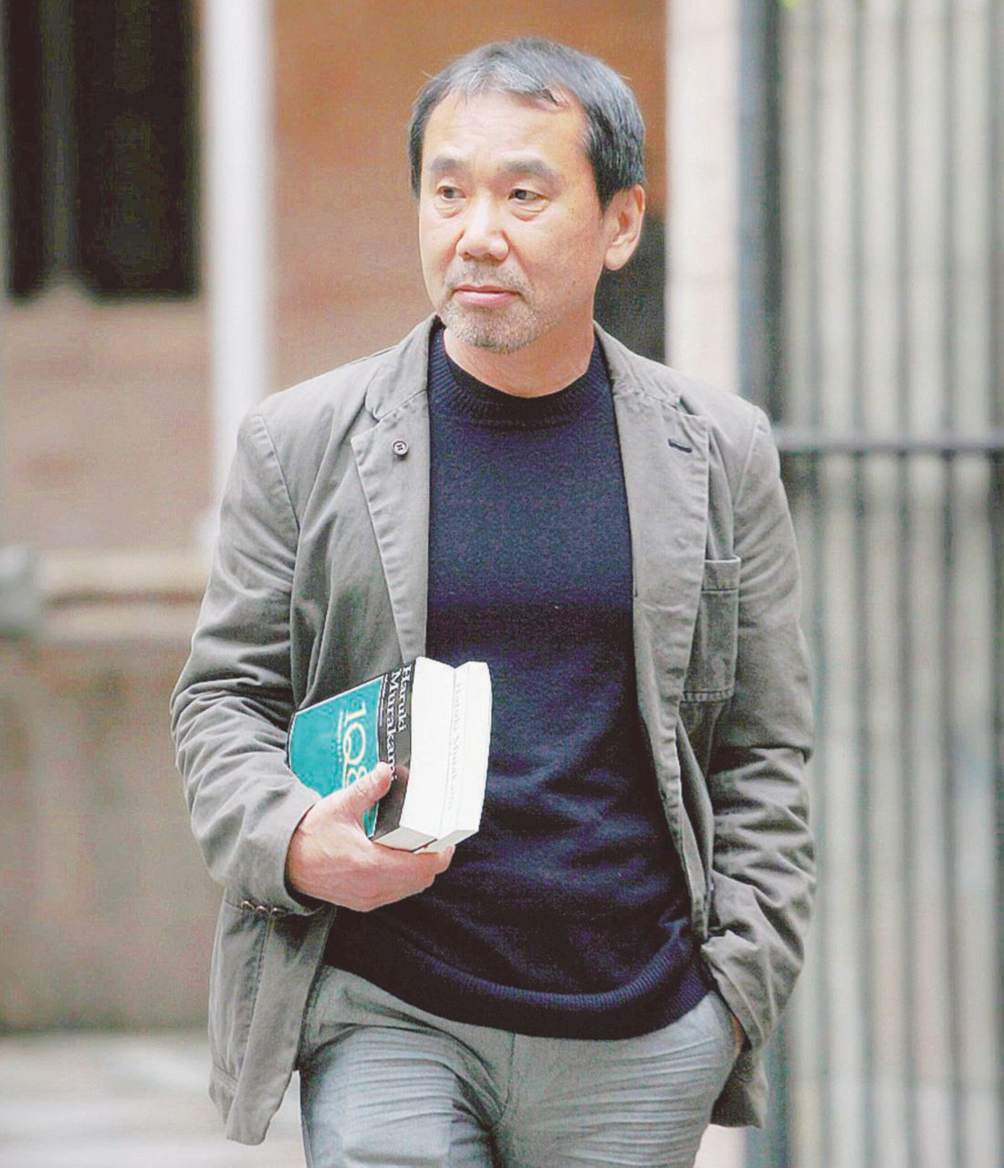 Copertina di Hong Kong apre l’ombrello della censura su Murakami