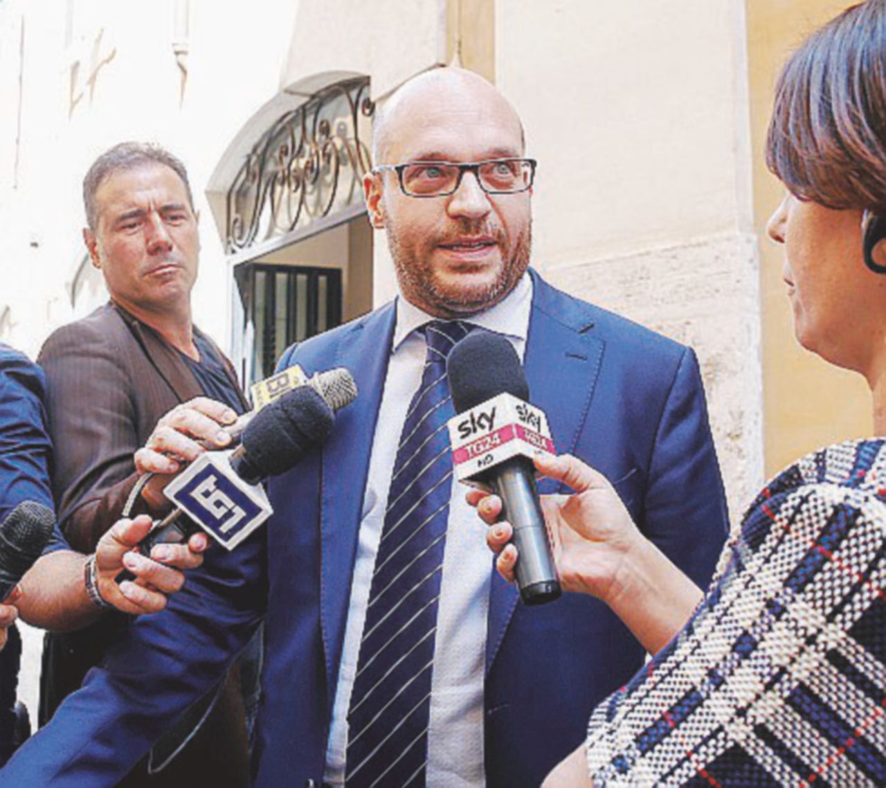 Adozioni gay, nuovo round della lite gialloverde tra Fontana e Spadafora