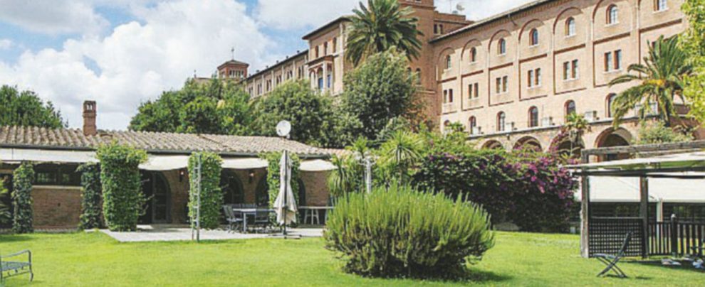 Ville romane - Un’immagine della Residenza Lavernale a Roma, dove ieri sera si è svolto l’evento Matteo organizza la cena dell’Aventino