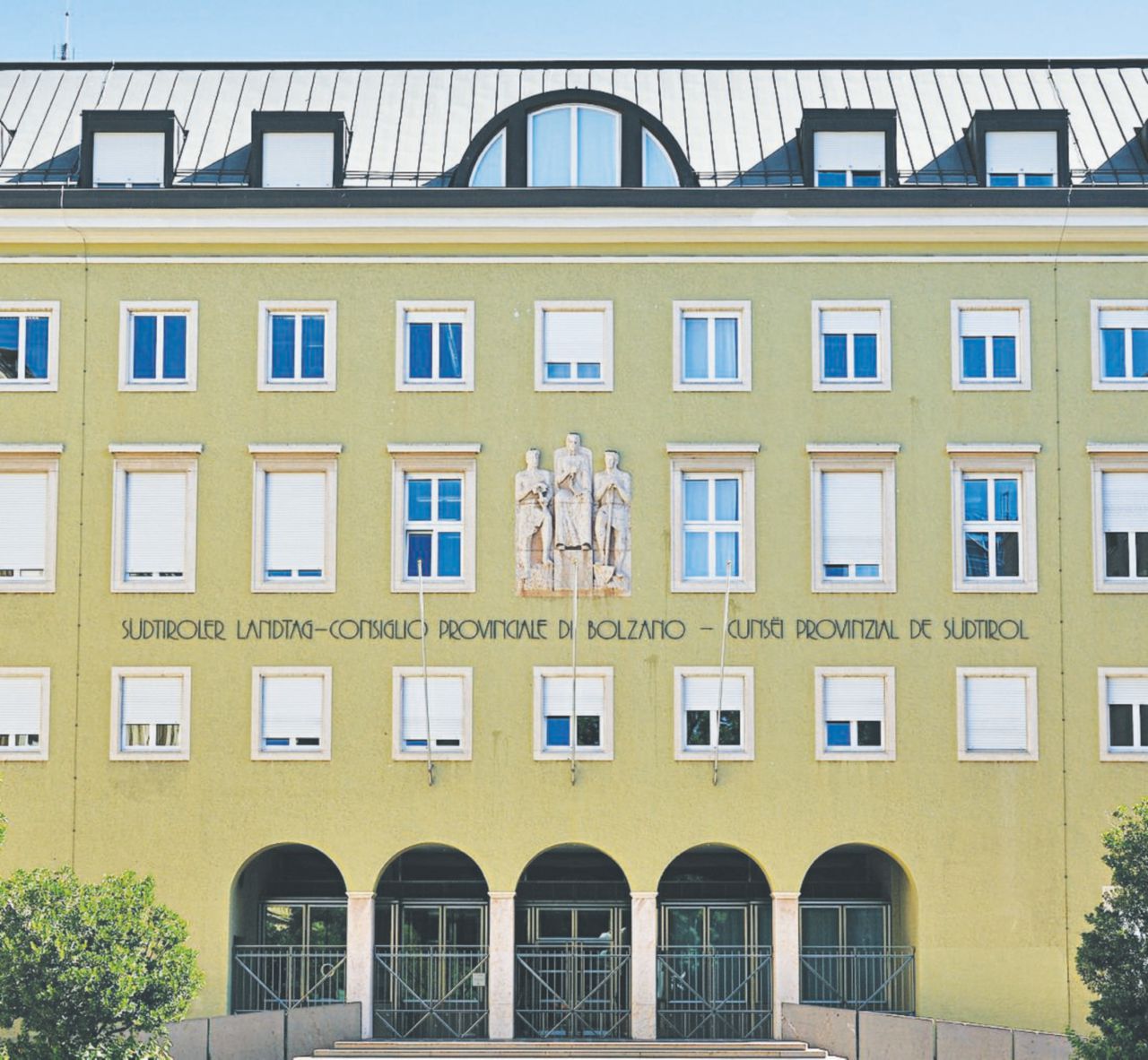 Copertina di La democrazia diretta terrorizza la Volkspartei