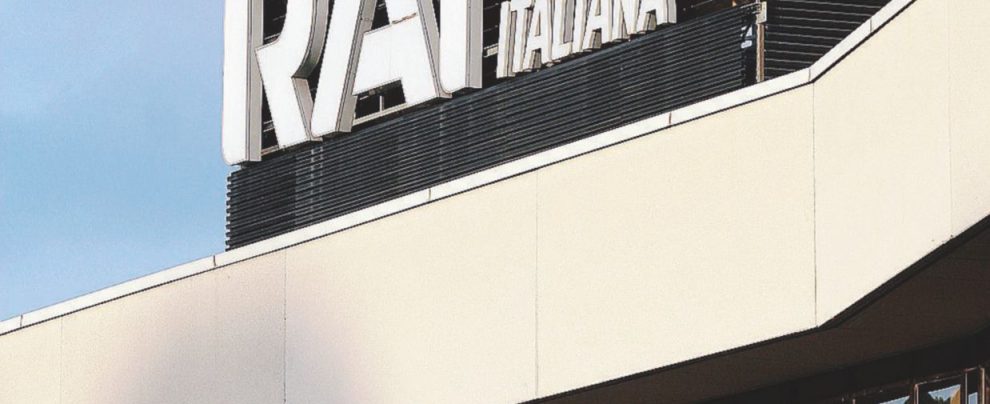 Sprechi, ritardi e pubblicità in picchiata: la Rai in coma Sprechi, ritardi e pubblicità in picchiata: la Rai in coma