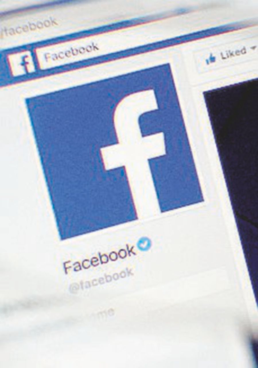 Copertina di Facebook, class action degli azionisti contro Zuckerberg