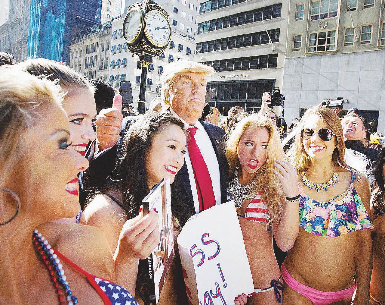 Copertina di Bottoni atomici e bionde per giocare a flipper col mondo