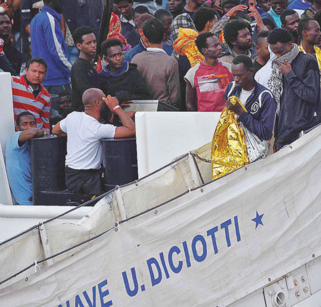 Copertina di Migranti, la linea del governo per Eni e mercantili: “Informate i libici”
