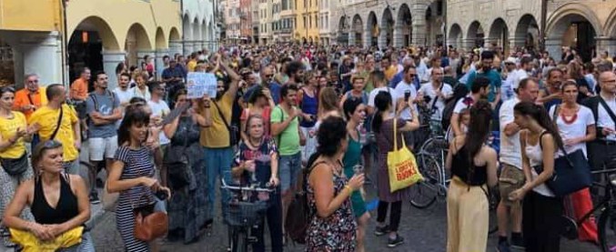 Copertina di Udine, il nuovo sindaco di centrodestra riapre il centro alle auto. I cittadini protestano con flash mob in bici