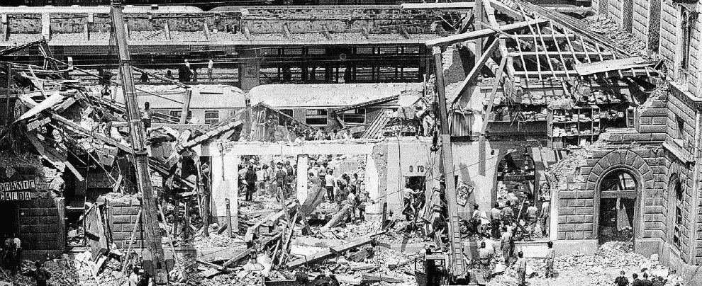 Sono passati 38 anni - La stazione ferroviaria di Bologna il 2 agosto 1980 - Ansa Strage di Bologna, il depistaggio era partito prima della bomba