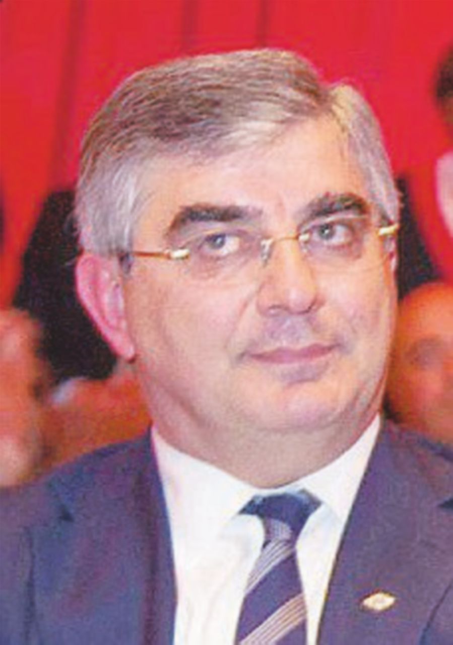 Creato il Comitato: deciderà sul doppio incarico di D’Alfonso Creato il Comitato: deciderà sul doppio incarico di D’Alfonso