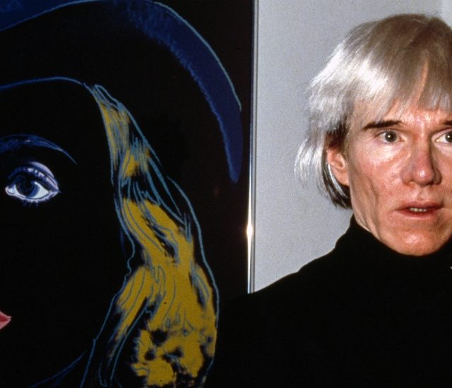 Buon compleanno, Andy Warhol! Sai che il mio sogno è essere intervistato da Magalli?