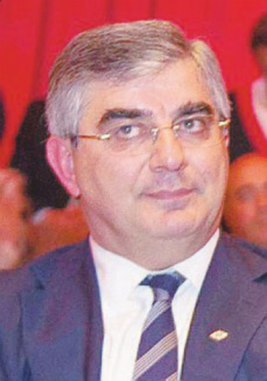 La Giunta dà 3 giorni a D’Alfonso: “Rinunci al posto in Regione” La Giunta dà 3 giorni a D’Alfonso: “Rinunci al posto in Regione”