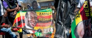 Copertina di Elezioni Zimbabwe, Mnangagwa vince con il 50,8%. Lo sfidante: “Voto truccato”. E la polizia interrompe la sua conferenza