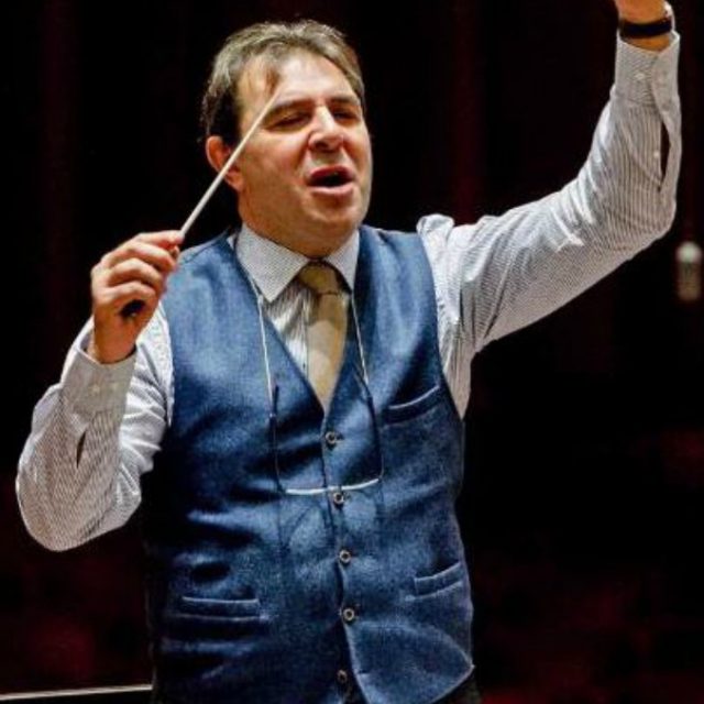 Daniele Gatti, licenziato per molestie il direttore dell’Orchestra reale di Amsterdam. “Esterrefatto, respingo ogni accusa”