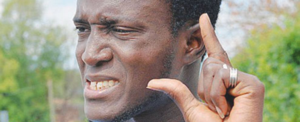 Vicofaro - Buba Seaasay del Gambia è il migrante contro cui sono stati esplosi uno o due colpi di pistola - Ansa “Negro di merda”, due spari contro un migrante ospite di una parrocchia