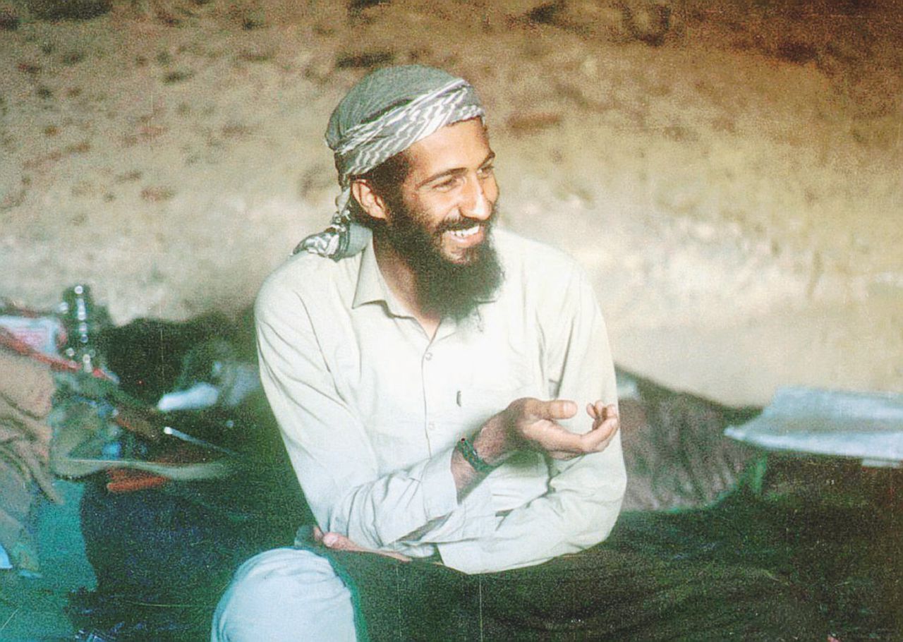 Osama nel 1998. - Ansa “Un bravo ragazzo rovinato dalle cattive amicizie”