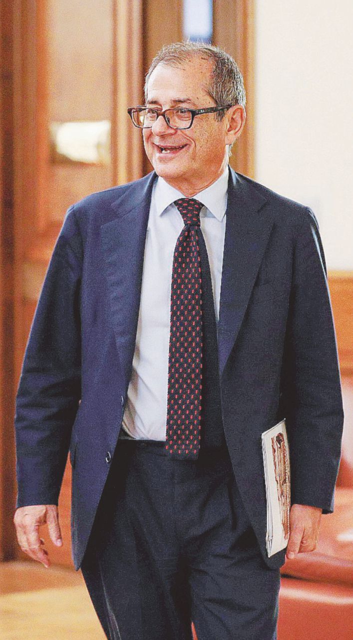 Il ministro - Giovanni Tria (Economia) - Ansa Si addensano nubi di spread, Tria promette reddito e flat tax