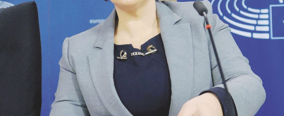 Eredità pesante - Mary Lou McDonald dallo scorso 10 febbraio è l’erede di Gerry Adams alla guida dello Sinn Féin - Ansa Lo Sinn Féin: “Pronti a unificare l’Irlanda con un referendum”
