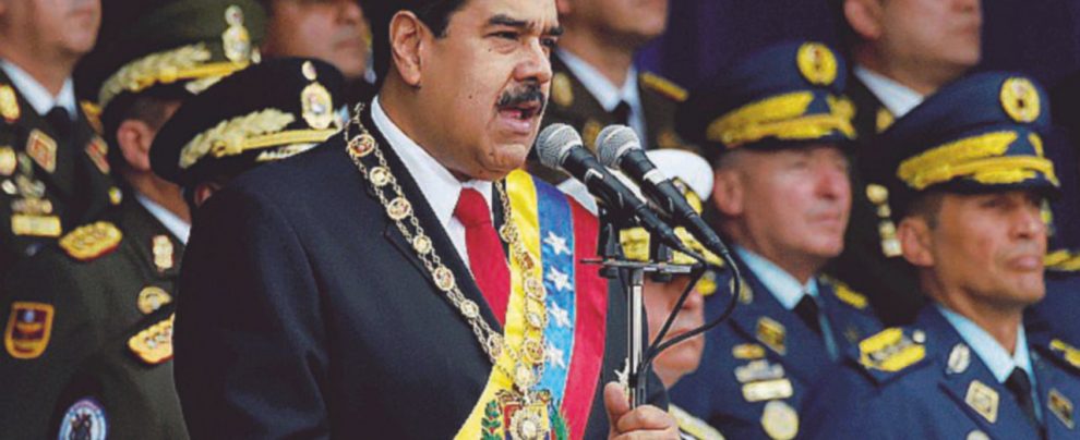 Panico - Il momento precedente all’intervento per salvare il presidente Maduro - LaPresse I droni, le bombe, le accuse ai colombiani. Assedio totale: Maduro si sente agli sgoccioli