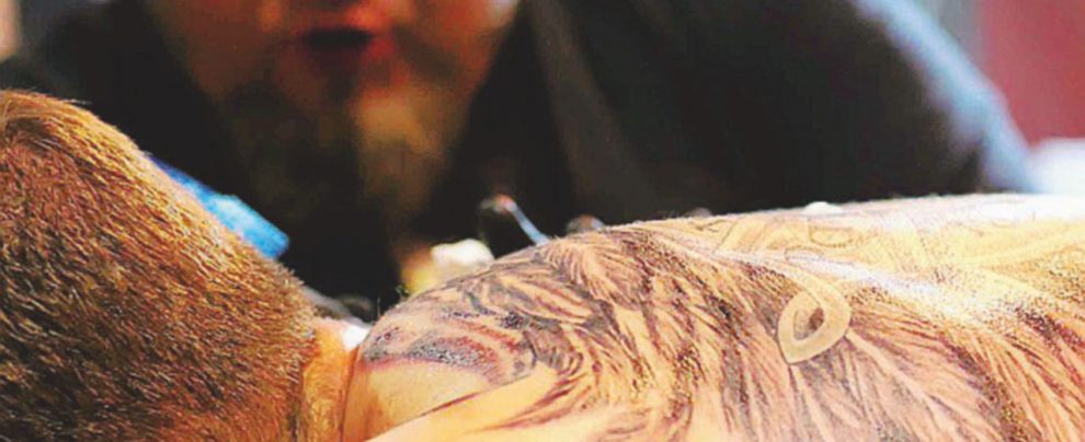 Impressioni - Lo studio sugli inchiostri dei tatuaggi è di circa 500 pagine, uno dei più lunghi mai scritti - Ansa Tatuaggi senza legge: l’Ue condanna gli inchiostri