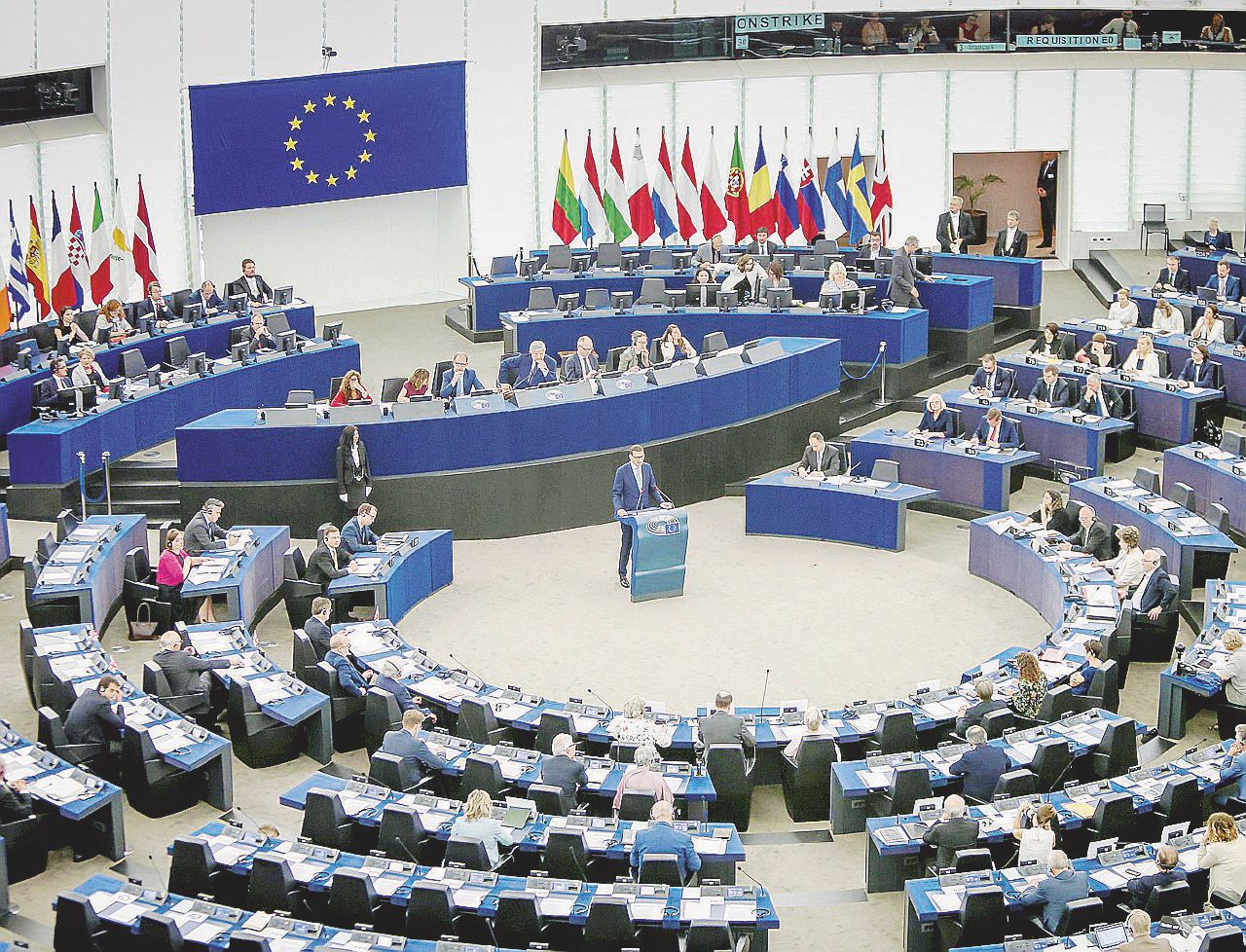 Cacciari, l’appello agli intellettuali per salvare l’Europa: “Siamo diversi da Saviano, vogliamo essere pragmatici”