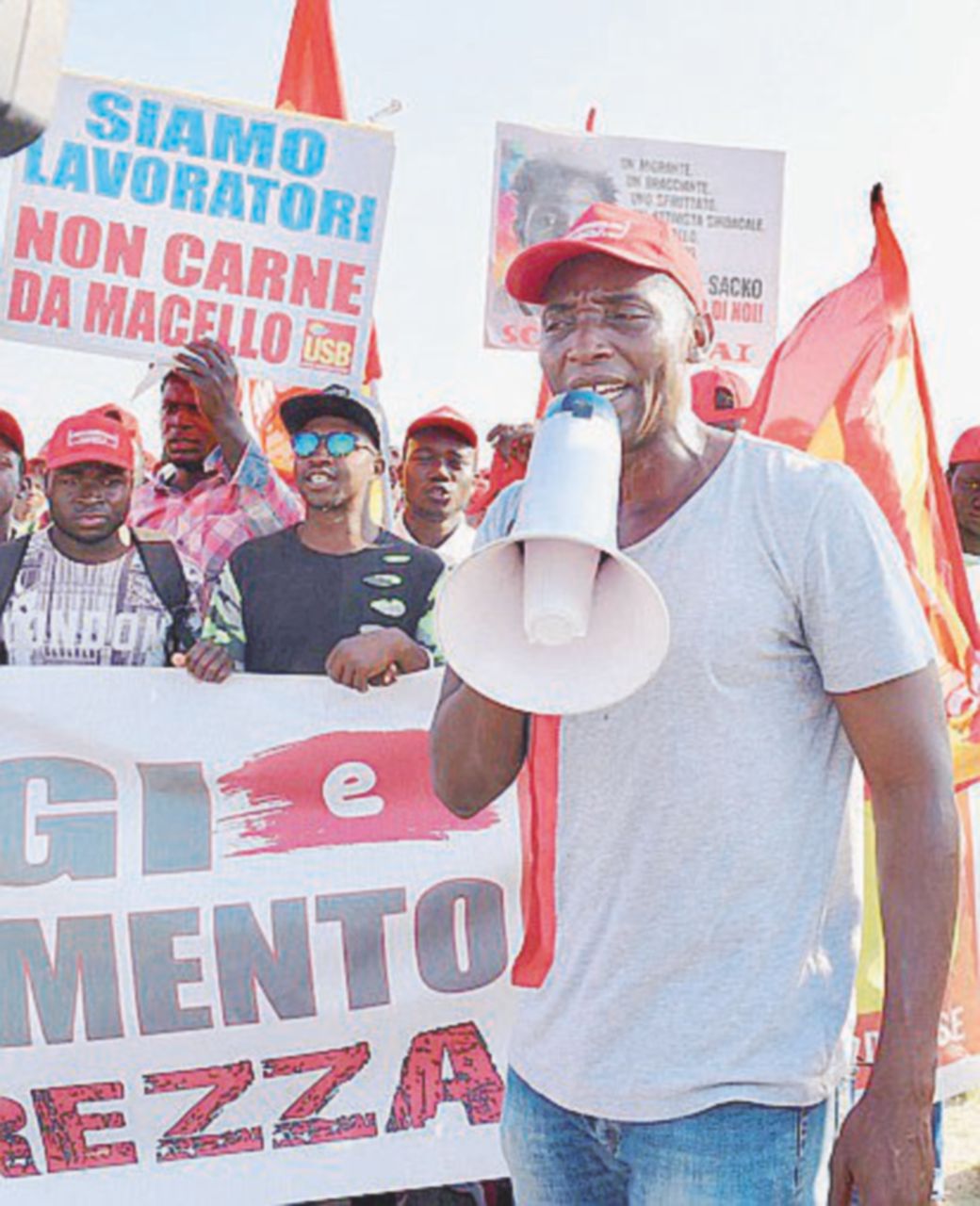 Sindacalista - Soumahoro - Ansa “Mai più schiavi”. I “berretti rossi” in marcia