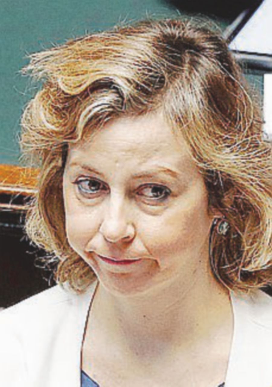 Pure i presidi contro: il pasticcio sui vaccini della ministra Grillo Pure i presidi contro: il pasticcio sui vaccini della ministra Grillo