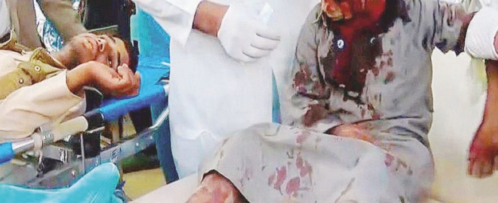 Missile centra uno scuolabus. È strage di bambini a Dahyan Missile centra uno scuolabus. È strage di bambini a Dahyan
