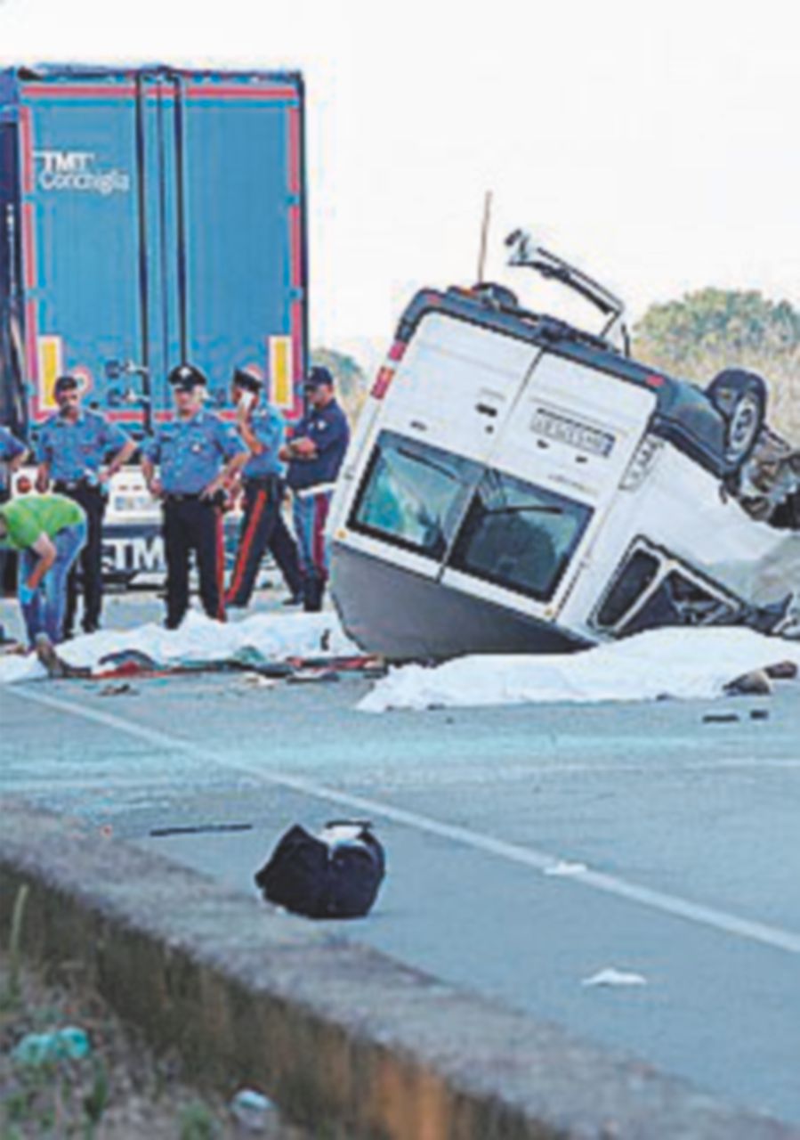 Strage di Foggia, identificate tutte le 12 vittime Strage di Foggia, identificate tutte le 12 vittime